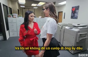 Xem phim Sex Education, tôi nặng lòng nghĩ về 2 mẹ con ...